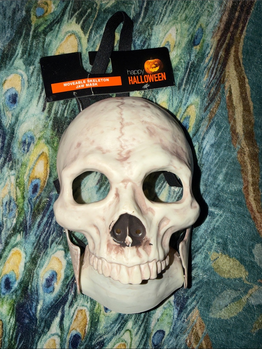 Spirit White and Black Moveable Skeleton Jaw Halloween Mask
